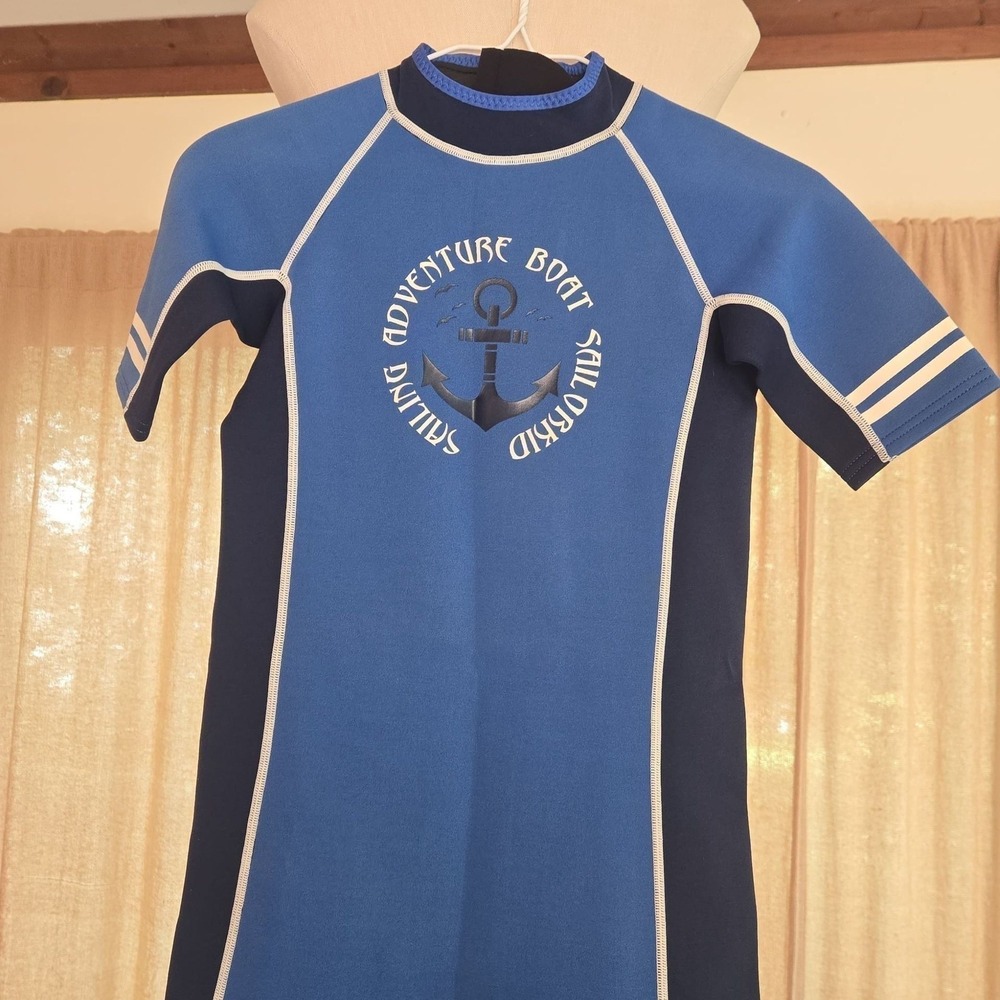 SUN PROTECTION ZONE - Kids Shorty lightweight Wet Suit -  Size 10